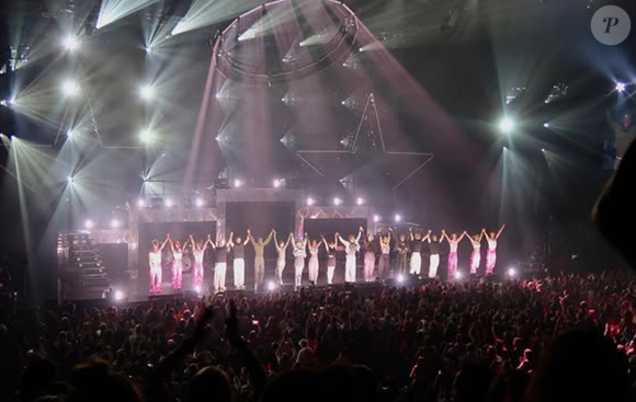 Cela s'est à nouveau confirmé au cours du week-end, en plein concert à Lille avec ses camarades de l'émission de TF1 dans le cadre de leur tournée

Ebony victime d'attaques racistes lors d'un concert de la tournée Star Academy. Instagram