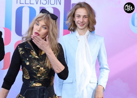 Il est également le filleul d'Arielle Dombasle

Arielle Dombasle et Billy Blanchard ( fils de Julie Depardieu) - Photocall du film 'Les derniers jours de Charles Baudelaire' au Grimaldi Forum lors de la 65ème édition du Festival TV De Monte Carlo le 13 Juin 2026 © Denis Guignebourg /Bestimage