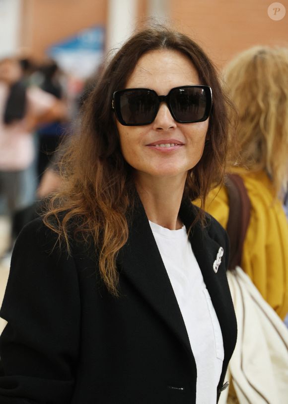 Virginie Ledoyen arrive à l'aéroport de Venise pour le 82ème Festival International du Film de Venise (La Mostra), Italie, le 28 août 2025. © Denis Guignebourg/Bestimage