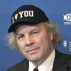 Philippe Katerine - Les célébrités à la 14ème cérémonie des Magritte awards à Bruxelles, le 22 février 2025. Si le film "La nuit se traîne" de M.Blanchart a remporté dix prix, l'acteur-réalisateur français G/Lellouche a reçu un Magritte d'Honneur. 
© Photonews / Bestimage