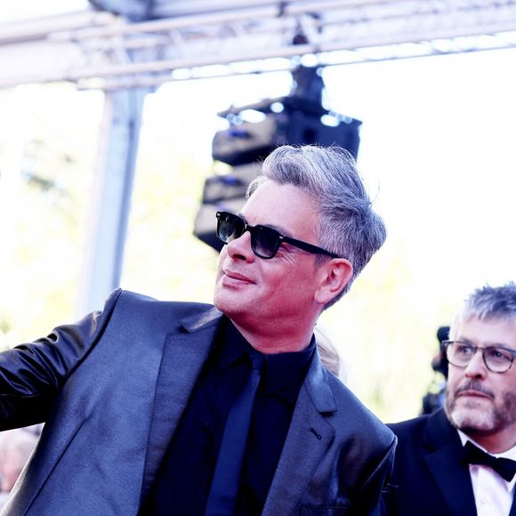 Artiste très apprécié, il n'a pas l'intention de s'arrêter en si bon chemin.

Benjamin Biolay, Christophe Honoré, Chiara Mastroianni - Montée des marches du film « Marcello Mio » lors du 77ème Festival International du Film de Cannes, au Palais des Festivals à Cannes. Le 21 mai 2024
© Jacovides-Moreau / Bestimage