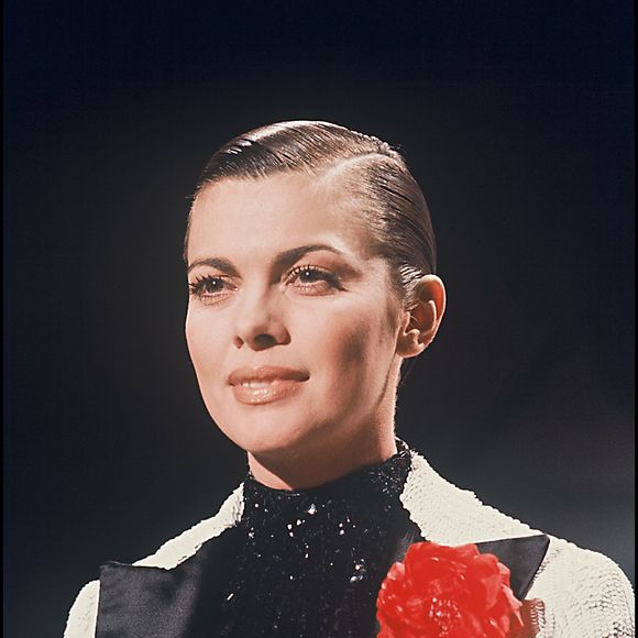 la salle de concerts de ses débuts en 1965

Archive - Mireille Mathieu en 1977
©AGENCE / BESTIMAGE