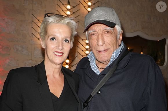 Exclusif - Gérard Darmon et sa femme Christine - Dédicace du livre de Jean Testanière "Messager de l'invisible" avec S.Vartan et V.Jannot chez Paillettes à Paris le 19 septembre 2024. © Coadic Guirec/Bestimage