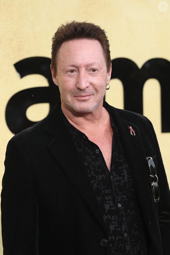 Julian Lennon au photocall du gala AmFar 2025 by Chopard à l'Hôtel du Cap-Eden-Roc à Antibes le 22 mai 2025.

© Moreau / Jacovides / Bestimage