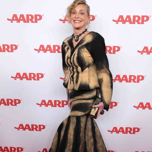 A savoir Sharon Stone.

10 janvier 2026 - Beverly Hills, Californie - Sharon Stone. 2026 Annual Movies for Grownups Awards with AARP held at Beverly Wilshire, A Four Seasons Hotell in Beverly Hills.