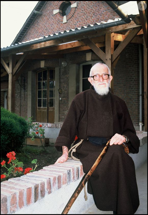 Exclusif - Rendez-vous avec l'abbé Pierre chez lui à Esteville en Seine-Maritime le 19 décembre 2001
GRANDEMANGE / BESTIMAGE