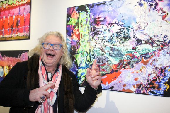 Il a donc fait le déplacement aux Etats-Unis
Exclusif - Pierre-Jean Chalençon lors de la soirée de vernissages de l'exposition "Forains" de F.Delporte et des tableaux de S.Carron à l'Espace SYlvia Rielle à Paris le 18 décembre 2024.

© Philippe Baldini / Bestimage