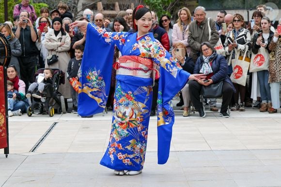 Démonstration de tambours japonais lors de la célébration des 20 ans de relations diplomatiques entre le Japon et Monaco, sur le parvis du Grimaldi Forum, près du jardin japonais, àMonaco, le 21 mars 2026. © Claudia Albuquerque/Bestimage
