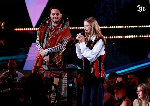 La star internationale de 30 ans figurait parmi les grandes nommées de la soirée dans deux catégories.

Angèle et Yannis Marshall sur scène lors de la 24ème cérémonie des "NRJ Music Awards" au Palais des Festivals à Cannes, le 18 novembre 2022.

© Dylan Meiffret/Nice-Matin/Bestimage