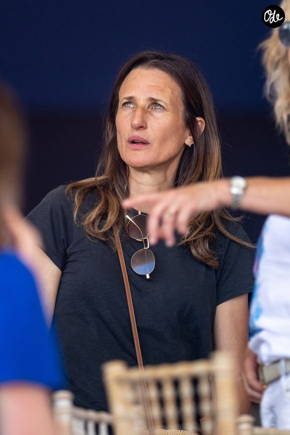 Exclusif - Camille Cottin et Virginie Coupérie-Eiffel dans l'espace VIP, lors de la 12ème édition Longines Paris Eiffel Jumping au pied de la Tour Eiffel sur le Champ-de-Mars à Paris, le 19 juin 2026. 

© Perusseau-Veeren/Bestimage
