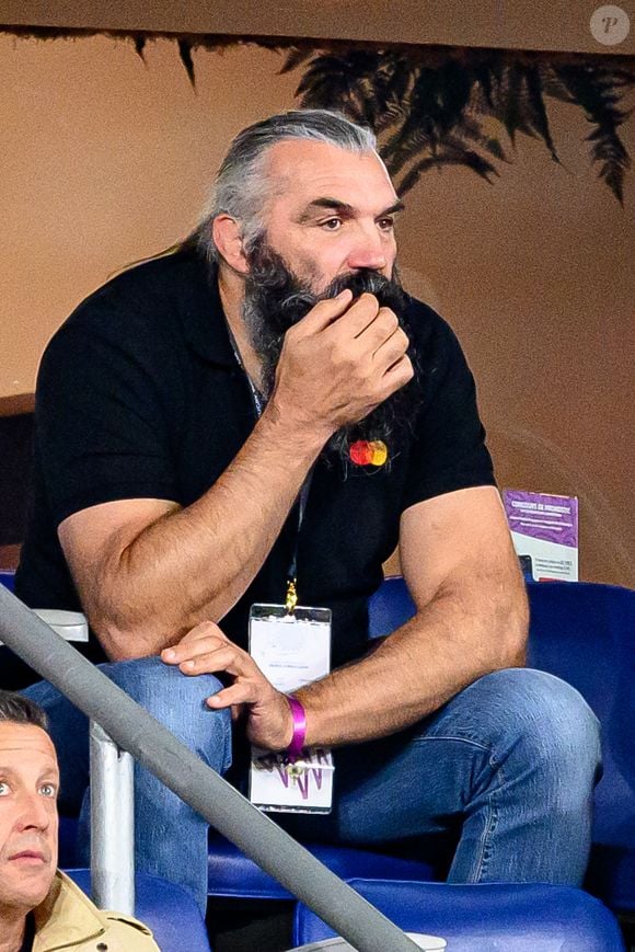 Il ne se rappelle pas non plus des Marseillaise chantées avec l'équipe de France
Sébastien Chabal assiste à la finale de la Coupe du monde de rugby France 2023 entre la Nouvelle-Zélande (All Blacks) et l'Afrique du Sud (Springboks) au Stade de France le 28 octobre 2023 à Saint-Denis près de Paris, France. Photo by Laurent Zabulon/ABACAPRESS.COM