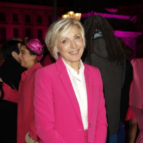 Evelyne Dhéliat - Lancement de la campagne Octobre Rose 2024 sur la Place Vendôme à Paris le 30 septembre 2024, autour d'un spectacle magique et émouvant, mettant en scène des femmes concernées, mis en scène par Amir pour le coup d'envoi de la campagne annuelle de lutte contre les cancers du sein. © Coadic Guirec/Bestimage