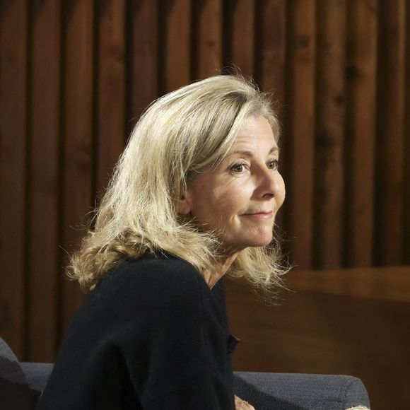 Alors que Claire Chazal ouvrait à nouveau les portes de son grand appartement parisien pour tourner un épisode inédit de son émission sur Youtube

Exclusif - Claire Chazal, sur plateau de la nouvelle émission "Animalement Vôtre" présentée par Bernard Montiel , à Paris, France. © Jack Tribeca/Bestimage