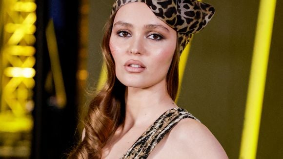 Fashion Week de Paris : Lily-Rose Depp et Angèle rayonnent au défilé Chanel, entourées d'autres personnalités