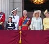 Un nouveau royal baby va prochainement voir le jour
Le prince George, le prince Louis, la princesse Charlotte, le prince William, prince de Galles, Catherine Kate Middleton, princesse de Galles, le roi Charles III d'Angleterre, la reine consort Camilla, Sophie, duchesse d'Edimbourg et le prince Edward, duc d'Edimbourg - Les membres de la famille royale britannique au balcon du Palais de Buckingham lors de la parade militaire "Trooping the Colour" à Londres.
© Julien Burton / Bestimage
