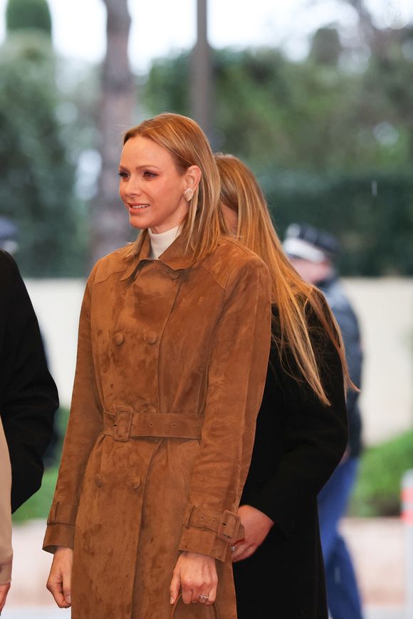 Le prince Albert II de Monaco, La princesse Charlène de Monaco, La princesse Stéphanie de Monaco, Camille Gottlieb lors du spectacle Monaco sous les Etoiles, sous le chapiteau de Fontvieille à Monaco, le 22 décembre 2025. 
© Claudia Albuquerque / Bestimage