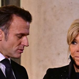 Le président Emmanuel Macron et sa femme Brigitte Macron arrivant au dîner d'état donné en l'honneur du couple présidentiel d'Angola au palais de l'Elysée à Paris
© Christian Liewig / Bestimage