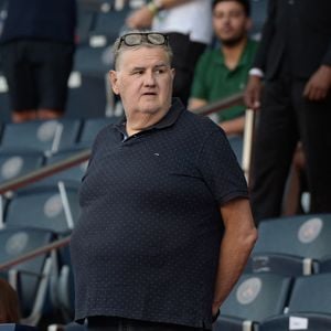 Pierre Ménès - People dans les tribunes - Match de football en ligue 1 Uber Eats : Le PSG (Paris Saint-Germain) remporte la victoire 4-2 contre Strasbourg au Parc des Princes le 14 août 2021.© Federico Pestellini / Panoramic / Bestimage