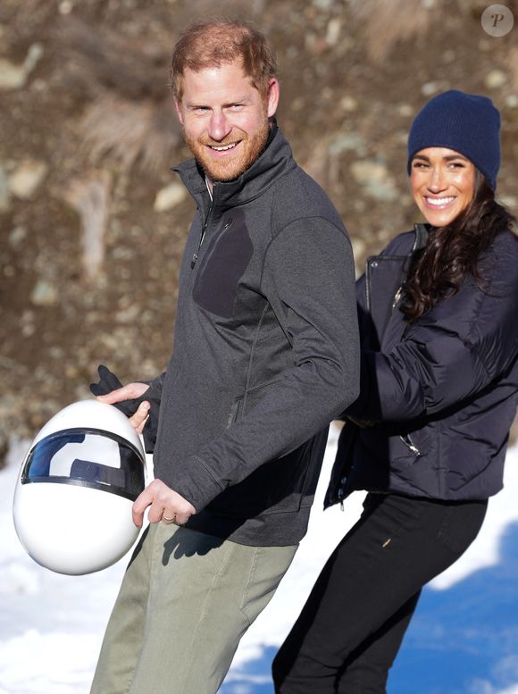 Le prince Harry fait du skeleton sous les yeux de Meghan Markle lors d'une visite au camp d'entrainement des athlètes des Invictus Games 2024 à Whistler en Colombie Britannique le 15 février 2024. Julien Burton / Bestimage