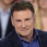 "J'ai demandé la double nationalité..." : Pierre Sled, l'ex de Sophie Davant, vit et travaille dans le magnifique pays de sa nouvelle femme !