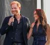C’est une apparition remarquée qu’ont pu faire le prince Harry et Meghan Markle. Après un séjour à Londres sans la présence de son épouse.

Santa Barbara, Californie, États-Unis : Le prince Harry, duc de Sussex, remet une récompense à Sam Dudley, pompier du comté de Santa Barbara, qui travaille avec l'unité canine de sauvetage. Ils assistent au concert organisé dans la propriété de l'acteur Costner, en bord de mer à Santa Barbara, à Summerland, en Californie, afin de collecter des fonds pour des services de soutien psychologique et du matériel de sauvetage essentiel aux premiers intervenants. (Crédit image : © Amy Katz/ZUMA Press Wire / Bestimage)