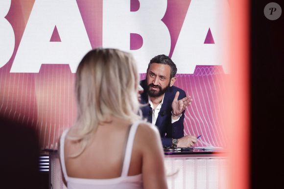Exclusif - Cyril Hanouna, sur le plateau de l’émission « TPMP » présentée par C.Hanouna et diffusée en direct sur Youtube et sur toutes les box (SFR, FREE, Bouygues, MyCanal etc), Boulogne-Billancourt, France, le 17 mars 2025. © Jack Tribeca / Bestimage