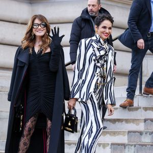 Carla Bruni Sarkozy et Farida Khelfa - Arrivées et sorties au défilé Schiaparelli au Petit Palais pour la Collection Haute Couture Printemps/Eté 2025 lors de la Fashion Week de Paris (PFW), France, le 27 janvier 2025. © Denis Guignebourg/Bestimage