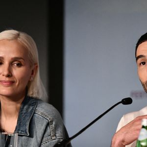 La réalisatrice Julia Ducournau et Tahar Rahim à la conférence de presse du film "Alpha" (Compétition) lors du 78ème Festival International du Film de Cannes, le 20 mai 2025. 
© Valentina Claret / Pool Cannes / Bestimage