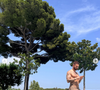 En légende, il a simplement écrit : "TURQUOISE est le thème".

Capture Instagram - Matt Pokora