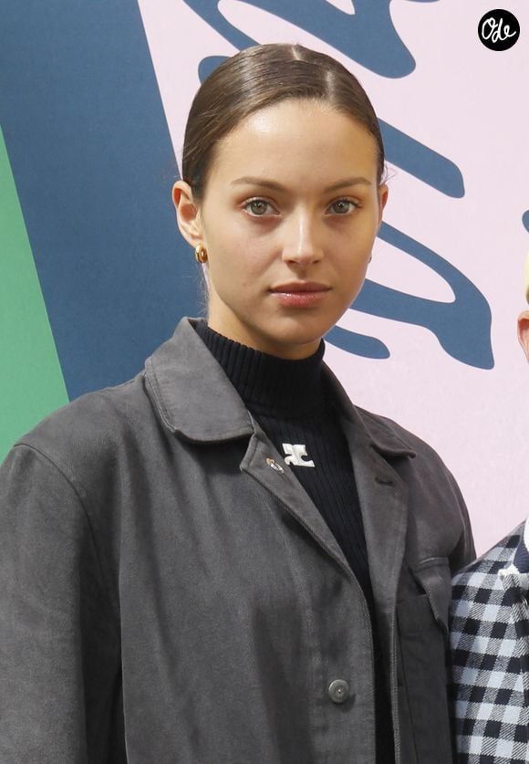 Si elle navigue entre New-York, Londres et Paris pour ses défilés, elle travaille aussi à Marrakech où se trouvent des biens de prestige... 

Jenaye Noah au photocall des people au défilé de mode homme Kenzo printemps / été 2023 au Lycée Carnot à Paris le 26 juin 2022. Crédit Veeren-Christophe Clovis/Bestimage