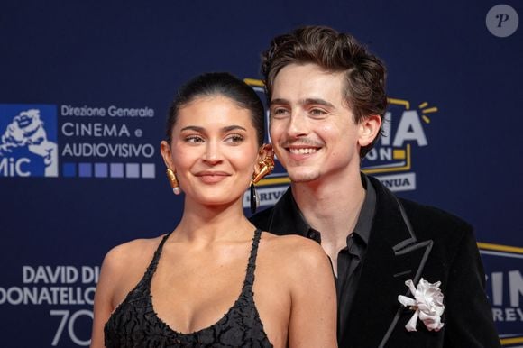 Il y a un village en particulier qui est cher à son coeur.

Timothee Chalamet et Kylie Jenner assistent au tapis rouge lors de la 70ème cérémonie des "David Di Donatello" à Cinecitta Studios le 07 mai 2025 à Rome, Italie. Photo par PacificPressAgency / Bestimage