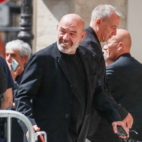 Philippe Corti - Arrivées aux obsèques de Thierry Ardisson en l’église Saint-Roch de Paris, France, le 17 juillet 2025. © Clovis-Jacovides/Bestimage