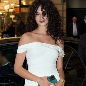 En ce mois de janvier, elle y passe des vacances paradisiaques

Deva Cassel arrive pour le défilé Dior 'Croisière 2026'. © Backgrid UK/ Bestimage