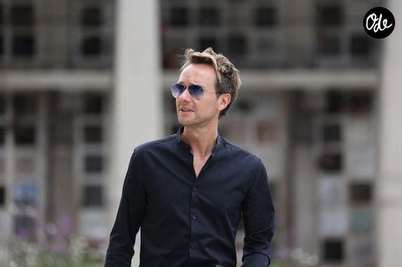 Cyril Feraud arrive aux funérailles de Patrice Laffont au cimetière du Père-Lachaise, le 23 août 2024 à Paris, en France. Photo de Nasser Berzane/ABACAPRESS.COM