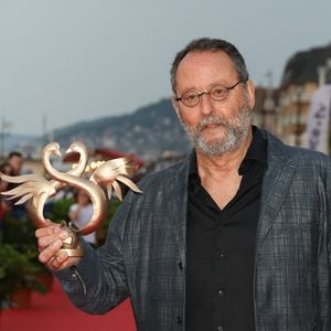 Jean Reno sur le tapis rouge du prix du court métrage lors du 37ème festival du film de Cabourg (37ème journées romantiques du 14 au 18 juin 2023), à Cabourg, France, le 16 juin 2023. © Coadic Guirec/Bestimage