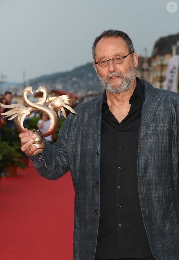 Jean Reno sur le tapis rouge du prix du court métrage lors du 37ème festival du film de Cabourg (37ème journées romantiques du 14 au 18 juin 2023), à Cabourg, France, le 16 juin 2023. © Coadic Guirec/Bestimage