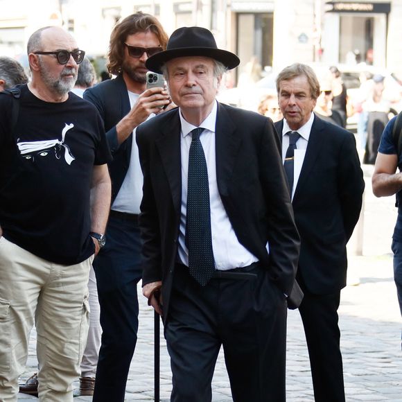 Franz-Olivier Giesbert - Arrivées aux obsèques de Philippe Labro en l'église de Saint-Germain-des-Prés à Paris le 13 juin 2025. © Dominique Jacovides - Christophe Clovis / Bestimage