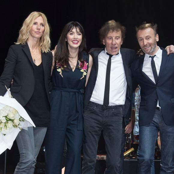 Sandrine Kiberlain, Nolwenn Leroy, Alain Souchon et son fils Pierre Souchon - Concert du 13ème Gala 2018 de l'Association pour la Recherche sur Alzheimer à la salle Pleyel à Paris le 12 février 2018. L’intégralité des bénéfices de cette soirée servira à financer la recherche sur la maladie d’Alzheimer. © Coadic Guirec-Pierre Perusseau/Bestimage