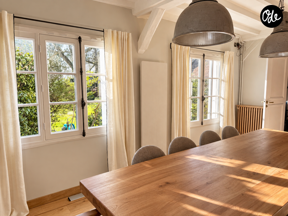 Cécile de Ménibus et son compagnon Thierry réhabilitent une maison en Normandie