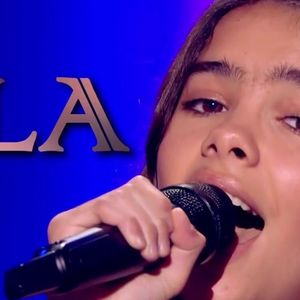 Lila Debbouze a participé à la demi-finale de "The Voice Kids" diffusée sur TF1 le samedi 26 septembre 2026. La fille de Jamel Debbouze et Mélissa Theuriau a été éliminée.