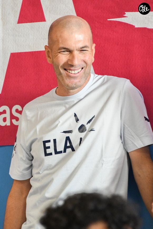 Parallèlement à ces activités immobilières, Zinedine Zidane développe plusieurs projets autour du sport.

Zinedine Zidane lors de la lecture de la dictée ELA aux élèves de la 6ème F du collège Henri Barnier à Marseille le 18 octobre 2022. Le texte de la dictée 2022 est de Mohamed Mbougar SARR, "L'étoile qui n'avait pas sommeil", lauréat du Prix Goncourt 2021.