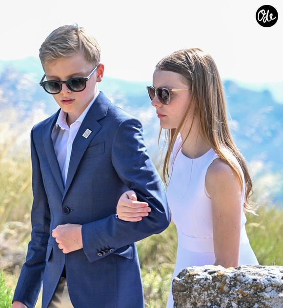 Le prince Albert II de Monaco, la princesse Charlène de Monaco, le prince Jacques de Monaco, marquis des Baux et la princesse Gabriella de Monaco lors de leur visite officielle aux Baux-de-Provence, France, le 5 septembre 2026. © Bruno Bebert/Bestimage