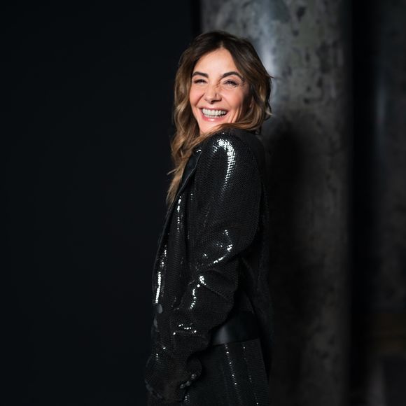 Clotilde Courau assiste au défilé Elie Saab Haute Couture Automne/Hiver 2025/2026 dans le cadre de la semaine de la mode à Paris, en France. © Backgrid USA / Bestimage