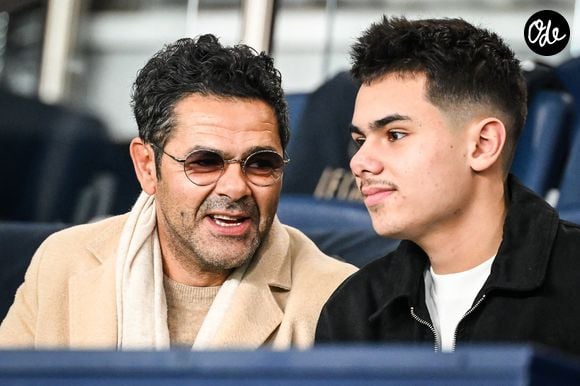 8 février 2026, Paris, France, France : Jamel Debbouze avec son fils Léon lors du match de Ligue 1 entre Paris Saint-Germain (PSG) et l'Olympique de Marseille (OM) au Stade du Parc des Princes le 08 février 2026 à Paris, France.