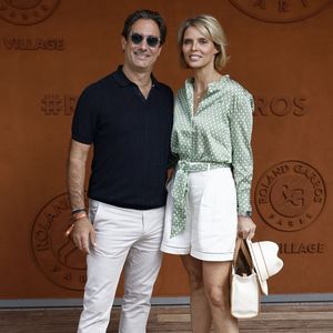 Margaux peut y être admise grâce à la distinction de chevalier de l’ordre national du Mérite obtenue par sa mère en 2023.

Sylvie Tellier et son mari Laurent Schenten lors des Internationaux de France de Tennis de Roland Garros 2026, à Paris, France, le 7 juin 2026. © Jacovides-Moreau/Bestimage