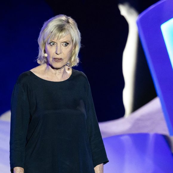 Exclusif - Chantal Ladesou - Enregistrement de l'émission "L'humour à la plage" pour la 2eme édition du festival de Juan les Pins à la pinède Gould le 27 juin 2025.  © Bruno Bebert / Bestimage