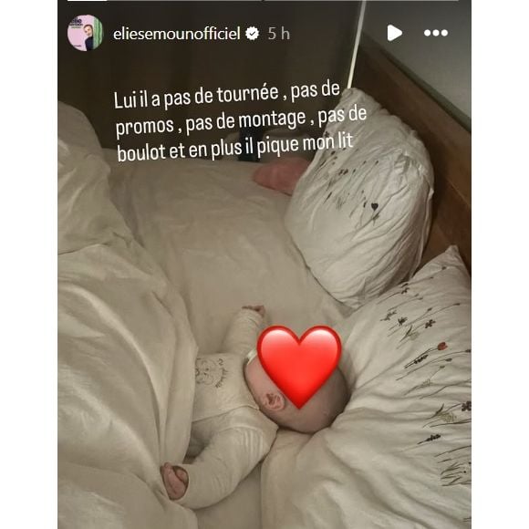 La story d'Elie Semoun, publiée ce lundi 17 novembre 2025 sur Instagram, où il montre son jeune fils allongé dans son lit. Capture d'écran Instagram