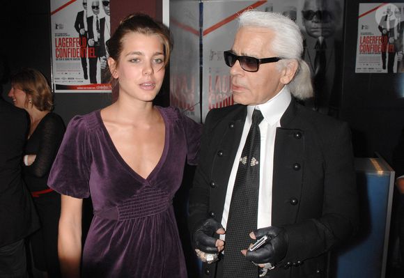 Charlotte Casiraghi et le créateur Karl Lagerfeld assistent à l'avant-première de 'Lagerfeld Confidential' réalisé par Rodolphe Marconi, au Drugstore Publicis Cinema, à Paris, France, le 6 octobre 2007. Photo Christophe Guibbaud/ABACAPRESS.COM