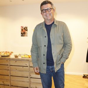 Exclusif - Pascal Bataille lors de la soirée de lancement du livre "La vie est belle, essaie-la !" de L.Vivier à l'espace Trédaniel à Paris le 19 juin 2025
© Marc Ausset-Lacroix / Bestimage