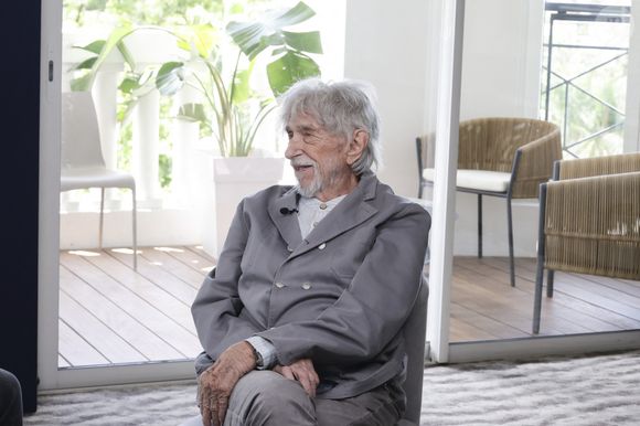 Exclusif - Augustin Trappenard interviewe Pierre Richard pour Brut lors du 78ème Festival International du Film de Cannes, au Palais des Festivals à Cannes, le 22 mai 2025. © Jack Tribeca/Bestimage